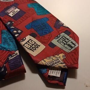 Retro Home Improvement Red Graphic Men's Tie